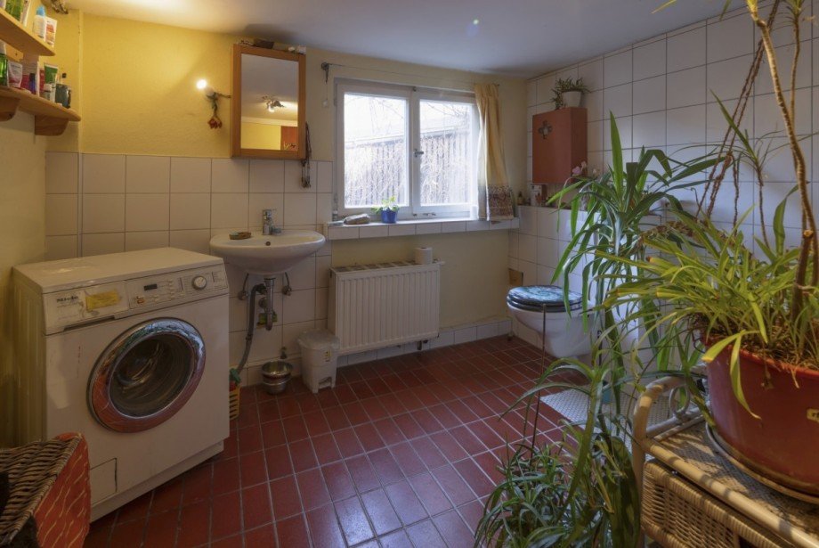 Bad EG Zweifamilienhaus Ebringen