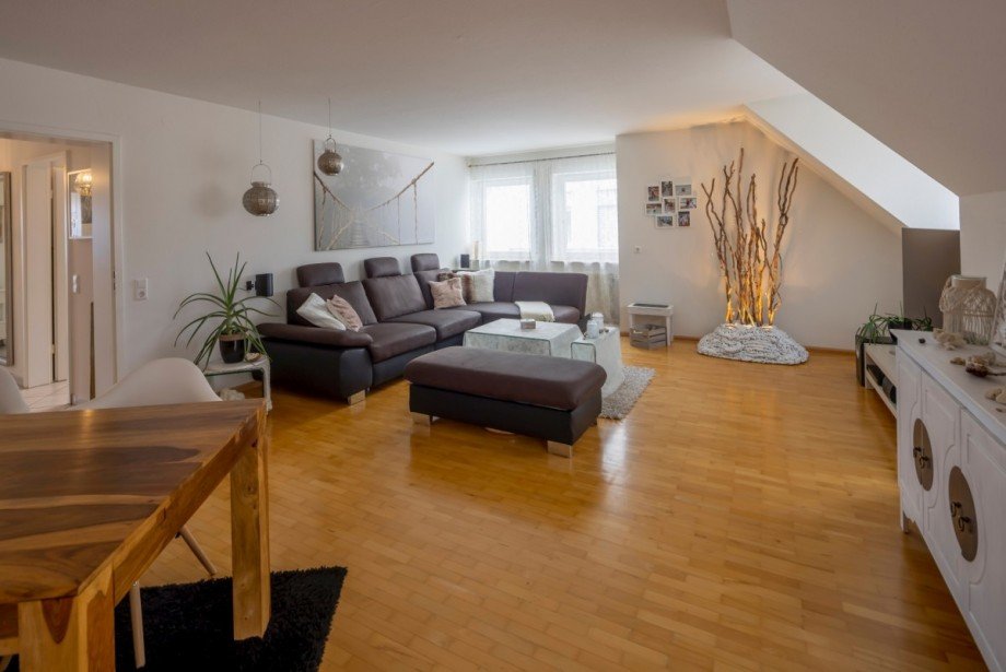 Wohnzimmer Etagenwohnung Ihringen