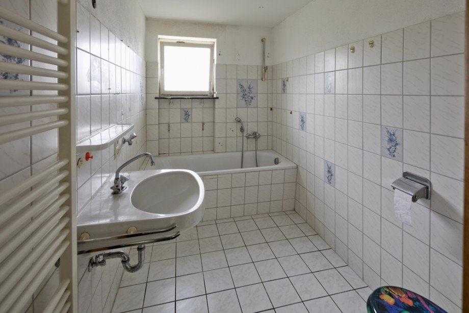 Bad EG Zweifamilienhaus Freiburg im Breisgau / Sankt Georgen