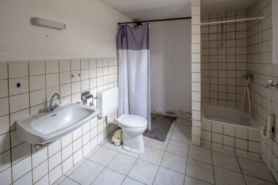 Keller WC Zweifamilienhaus Neuenburg am Rhein