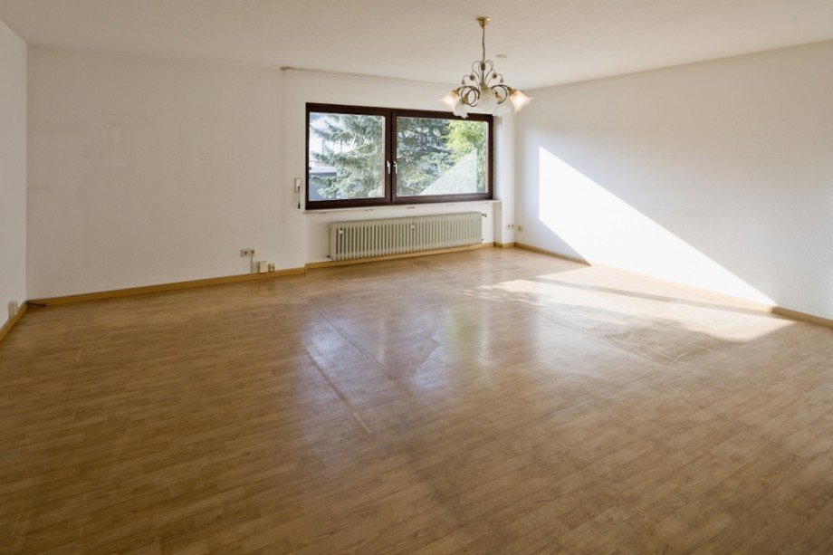 Zimmer UG Zweifamilienhaus Ihringen