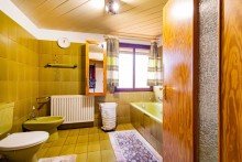 OG Badezimmer Bezugsfreies freistehendes Zweifamilienhaus