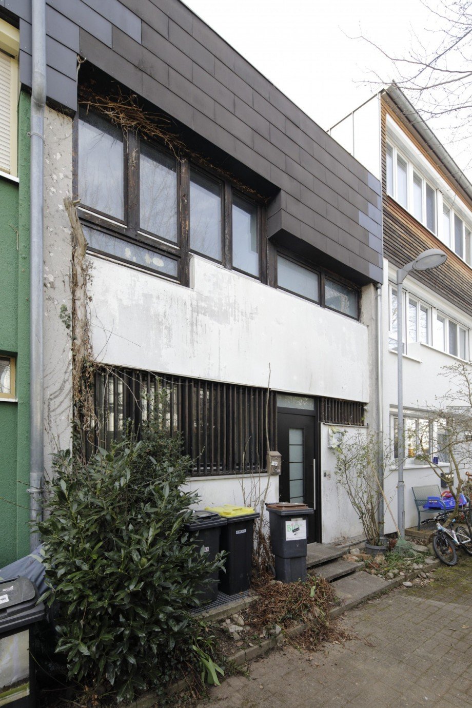 Au�enansicht Eingang Reihenmittelhaus Kirchzarten