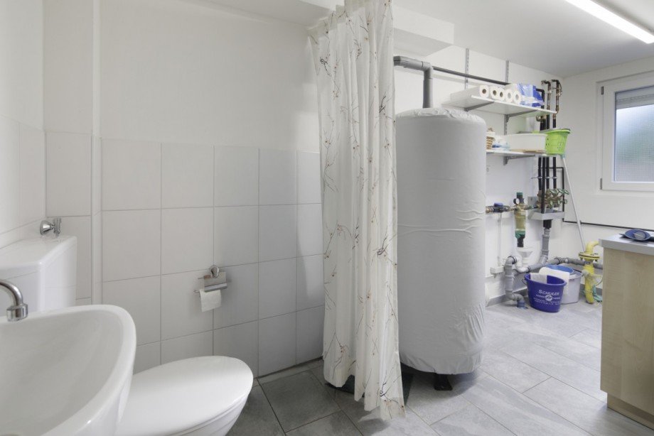EG Badezimmer Doppelhaush�lfte Kirchzarten
