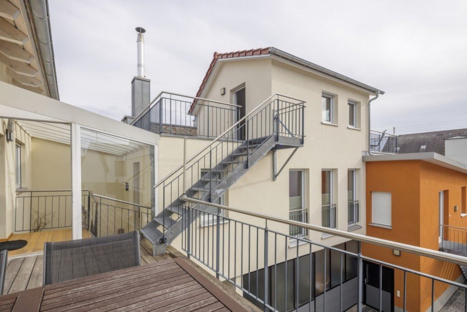 Au�enansicht Ostfl�gel Mehrfamilienhaus Ihringen