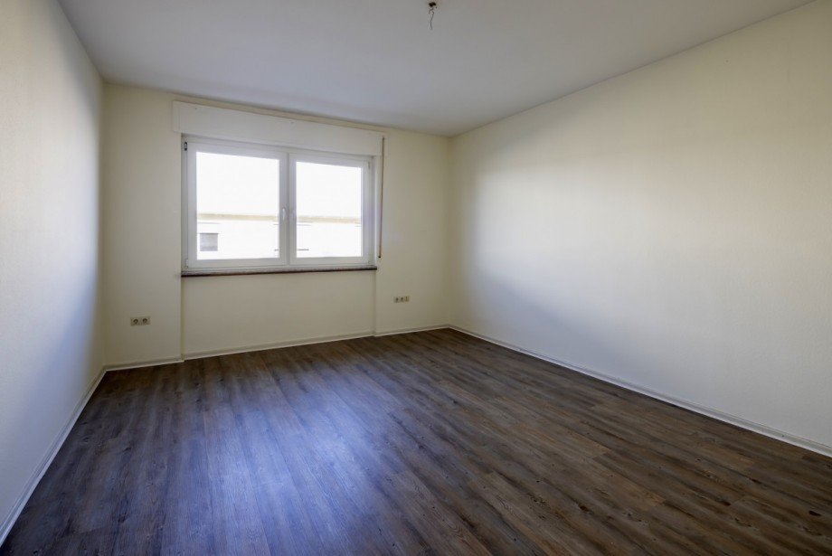 2.OG li. Wohnzimmer Mehrfamilienhaus Freiburg im Breisgau