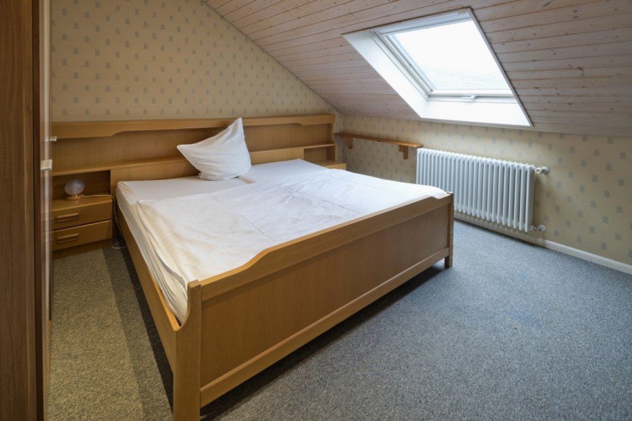 Schlafzimmer DG Reihenmittelhaus Ihringen