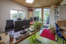 B�ro Wohnhaus mit Gewerbehalle im sonnigen Hartheim!