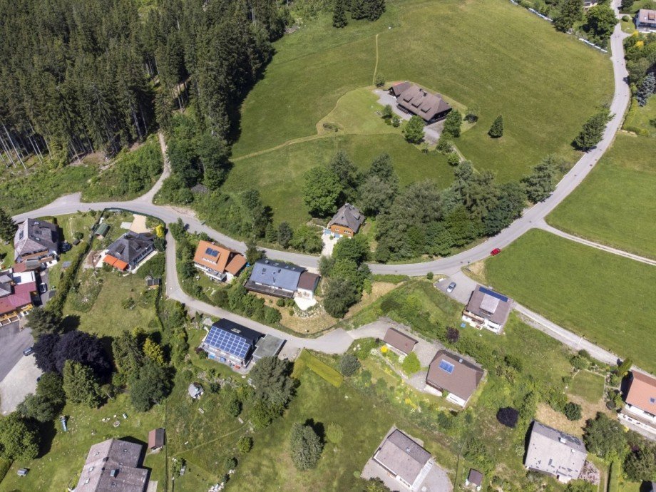 Blick von oben mit Nachbargrundst�cken Einfamilienhaus Feldberg (Schwarzwald)