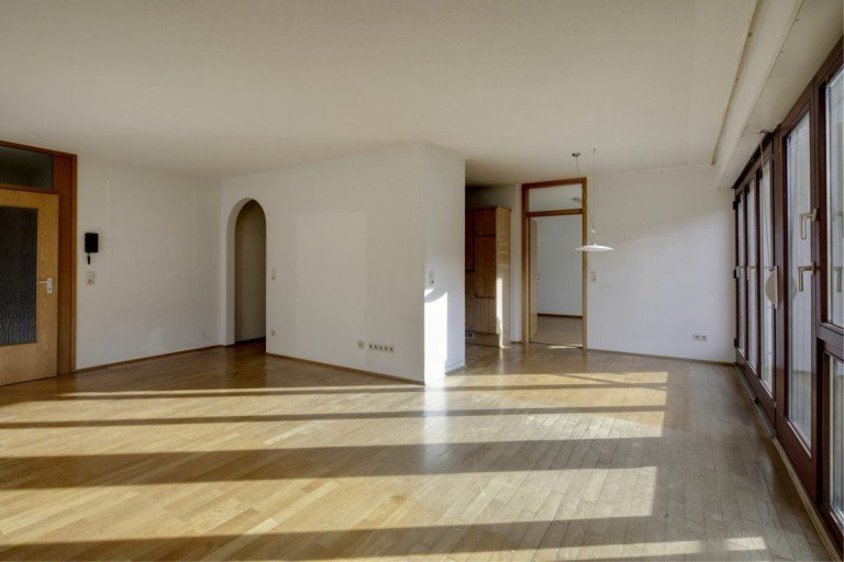 Wohnzimmer Freiburg im Breisgau - Freiburg im Breisgau (Stadt) Etagenwohnung Bezugsfreie 3-Zimmer-Wohnung! Prov. frei in Littenweiler!