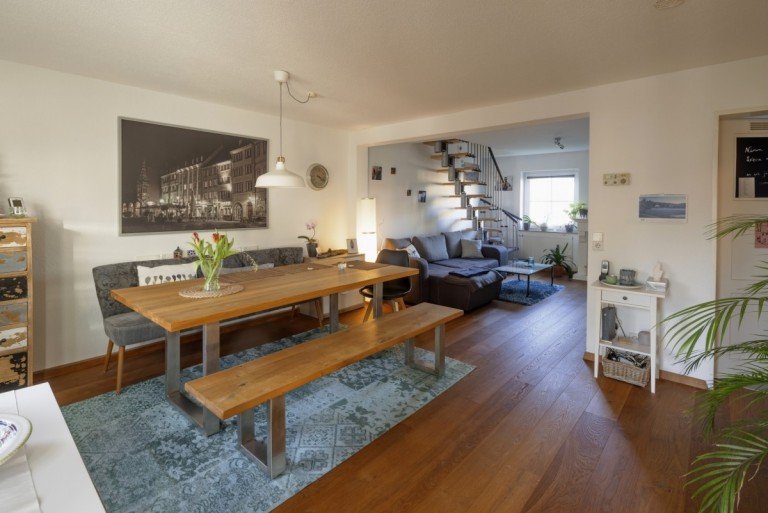 Wohnzimmer Freiburg im Breisgau - Freiburg im Breisgau (Stadt) - Sankt Georgen Maisonettewohnung Helle und gut geschnittene 3-Zimmer-Wohnung in St. Georgen