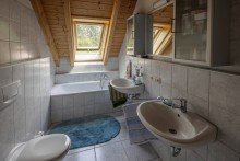 Badzimmer OG In Kirchzarten zentral und im Gr�nen leben!