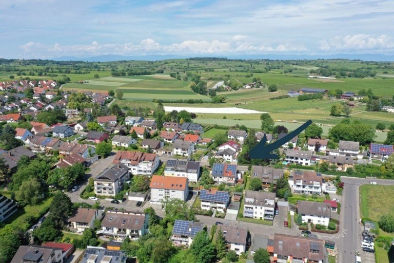 Ihr neues Zuhause Freiburg im Breisgau / Tiengen - Tiengen (Stadtteil) Doppelhaush�lfte Gro�z�gig leben in Tiengen!