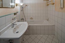 Bad EG Generationenhaus mit sch�nem Garten!