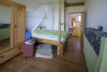 Schlafzimmer OG Wohnhaus mit Gewerbehalle im sonnigen Hartheim!