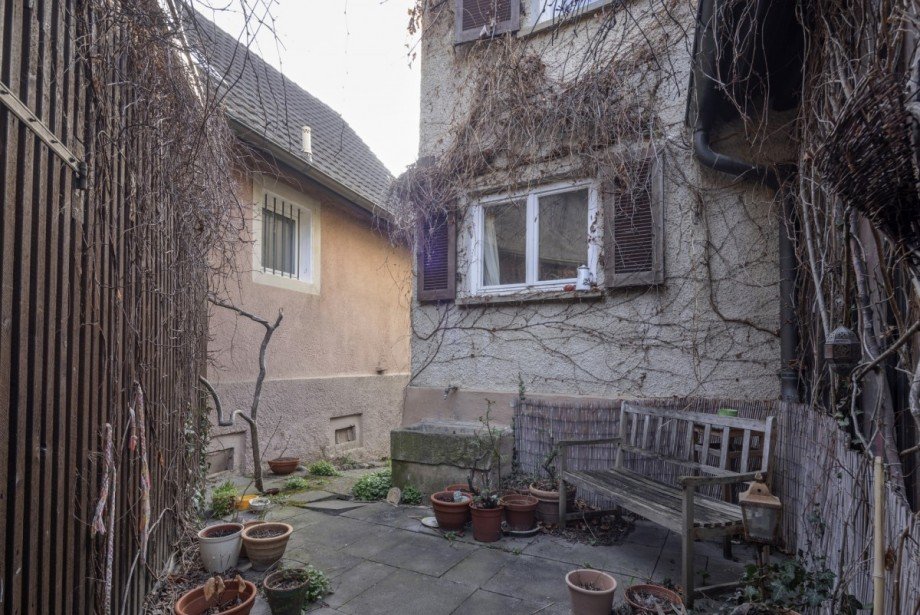 Hinterhof Zweifamilienhaus Ebringen