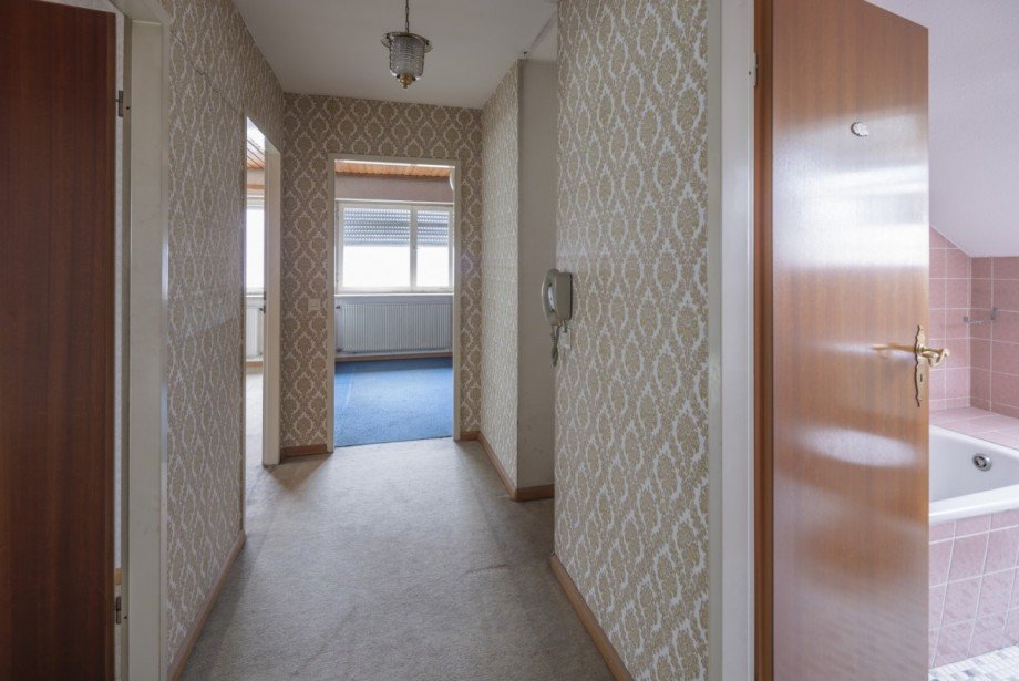 Flur DG Doppelhaush�lfte Gundelfingen