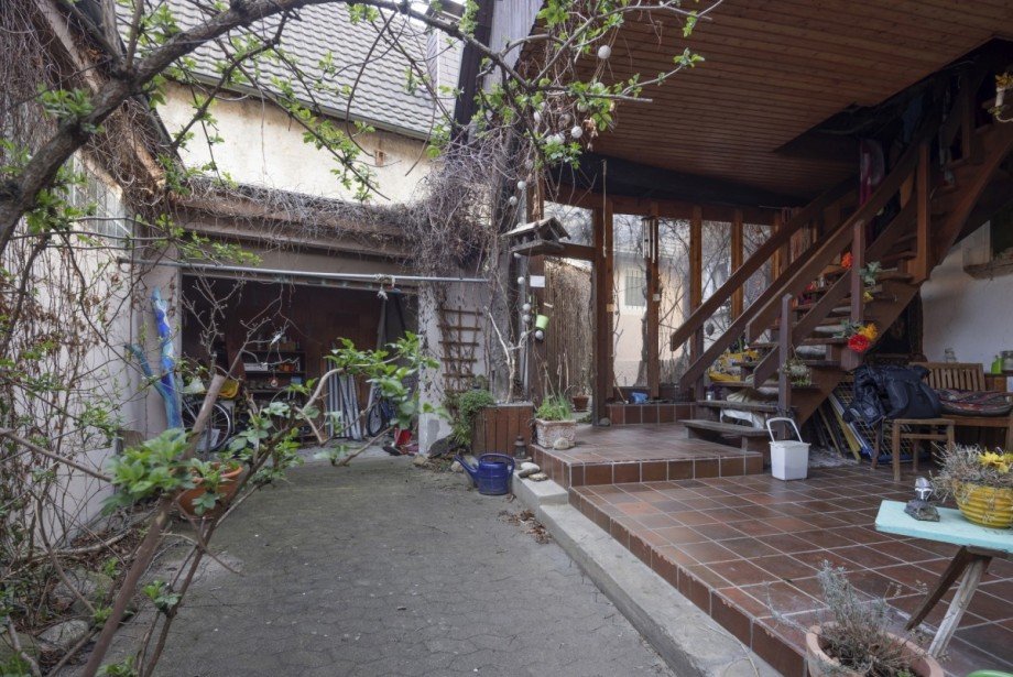 Hinterhof Zweifamilienhaus Ebringen