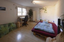 Schlafzimmer DG Charmant und zentral in Ebringen leben!