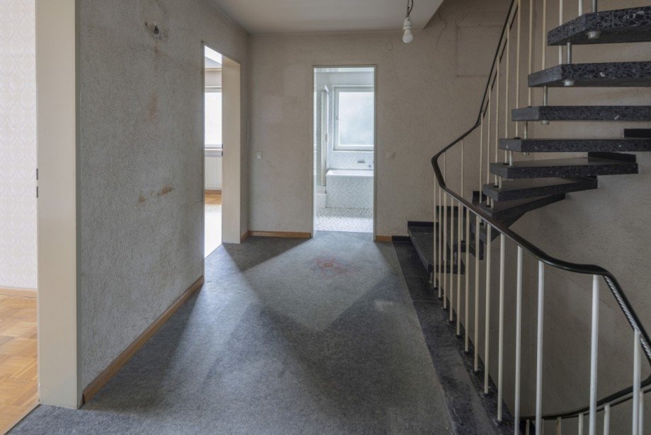 Treppe OG Doppelhaush�lfte Gundelfingen