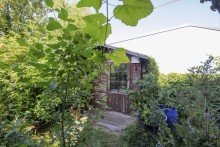 Garten Wohnhaus mit Gewerbehalle im sonnigen Hartheim!