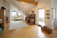 Wohnzimmer Gem�tliche 3-Zimmer-Wohnung mit 2 Balkonen
