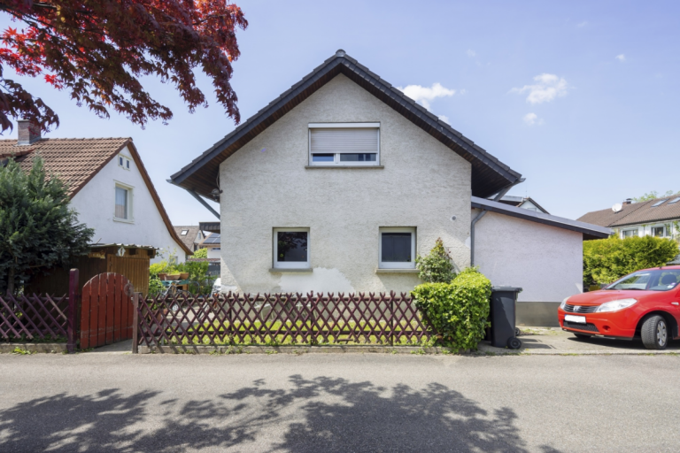 Au�enansicht Freiburg im Breisgau - Freiburg im Breisgau (Stadt) Einfamilienhaus Sanierungsbed�rftiges Einfamilienhaus auf der Haid!